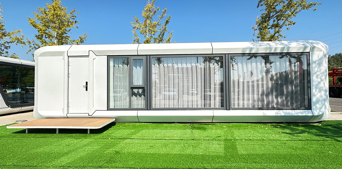 Space-Capsule-House---Futuristic-Capsule-House-with-Nature-Views-3
